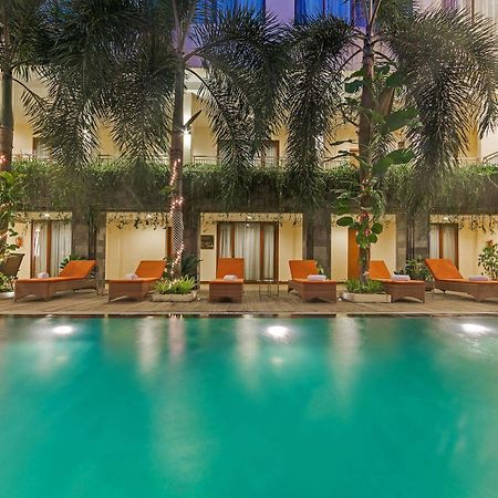 Zen Rooms Kuta Tuban Suites Buitenkant foto