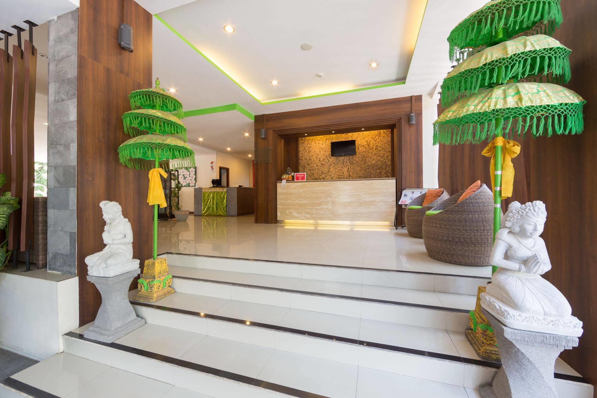 Zen Rooms Kuta Tuban Suites Buitenkant foto